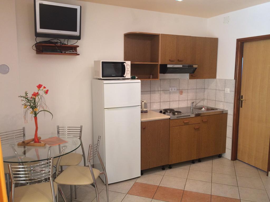 Apartment Kolundzic Novi Vinodolski Bilik gambar
