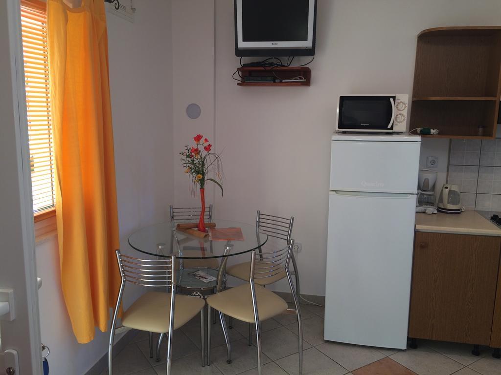 Apartment Kolundzic Novi Vinodolski Bilik gambar