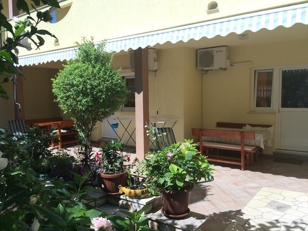 Apartment Kolundzic Novi Vinodolski Bilik gambar