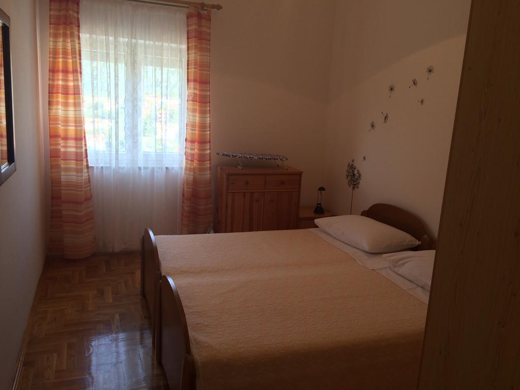 Apartment Kolundzic Novi Vinodolski Bilik gambar